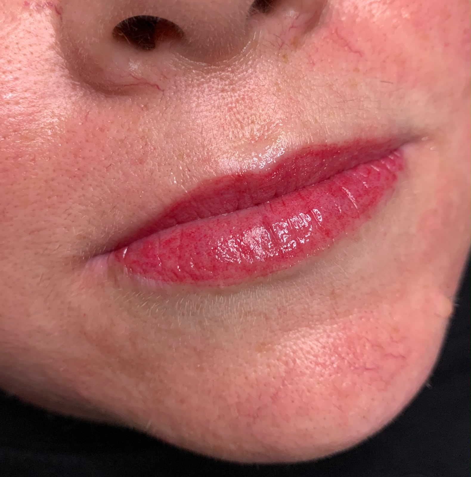 Cor uniforme — Lip blush