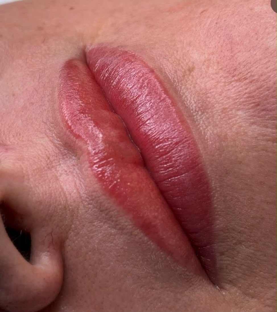 Contorno e volume — Lip blush